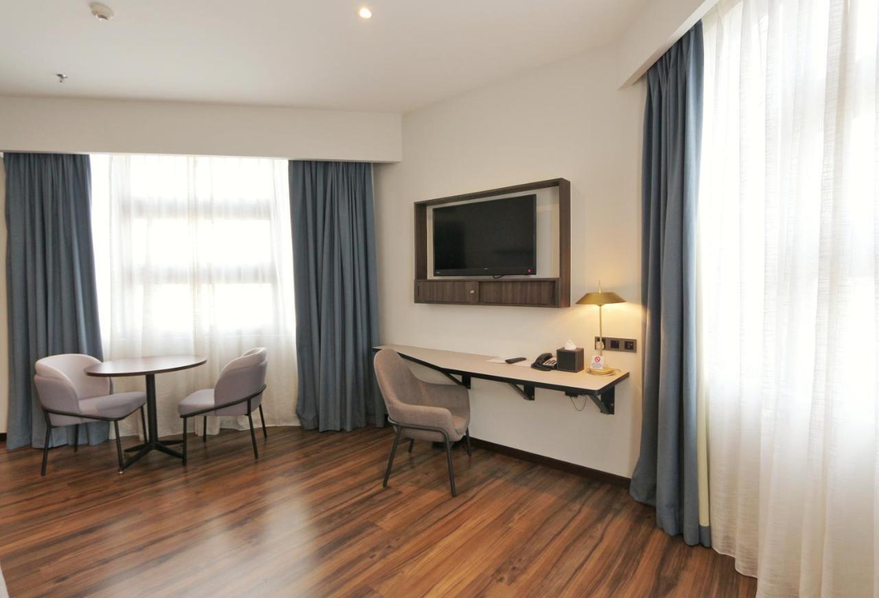 Travelodge Chinatown Куала Лумпур Екстериор снимка
